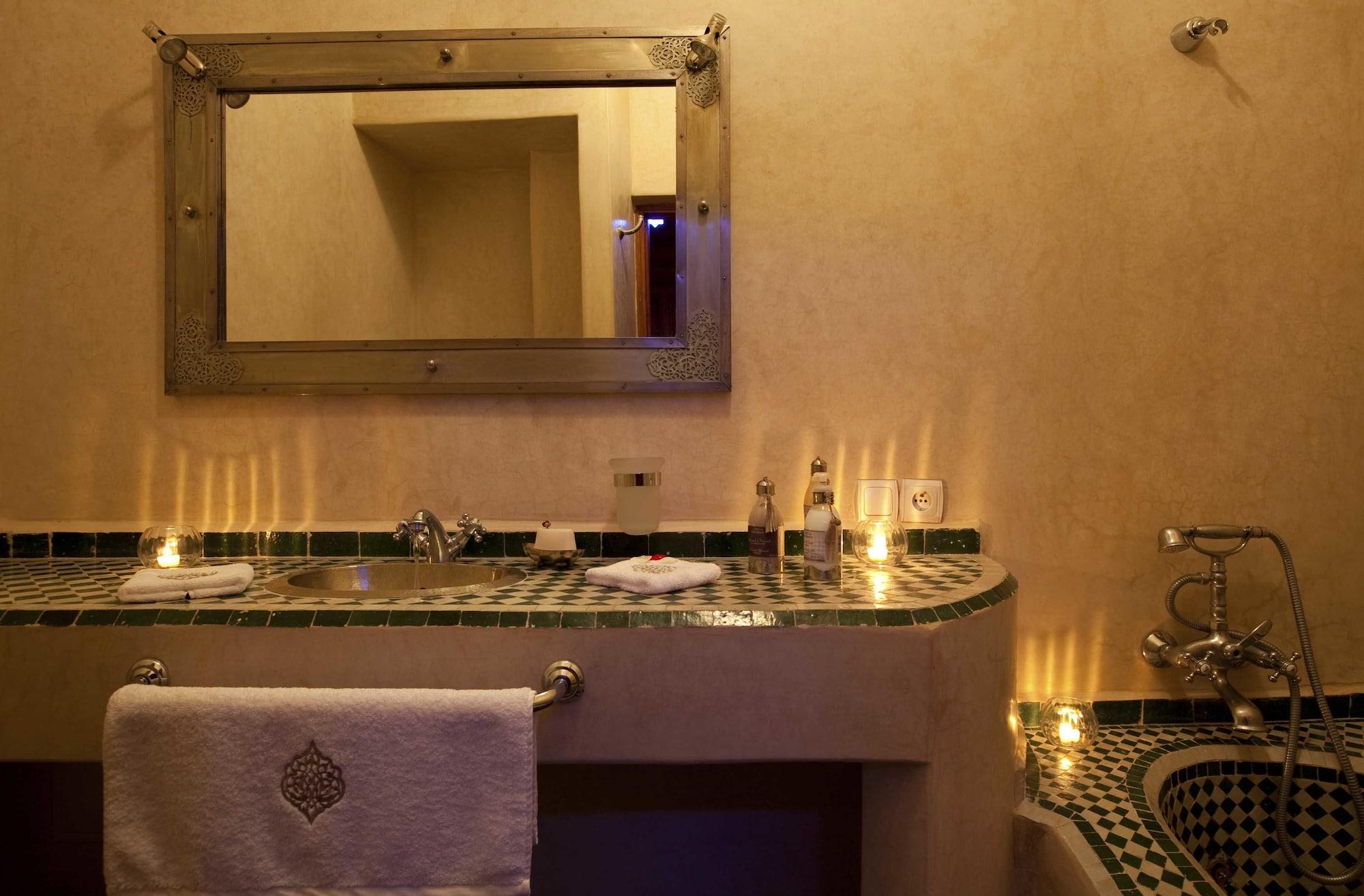 Riad Les Bougainvilliers Marrakesh Exterior photo