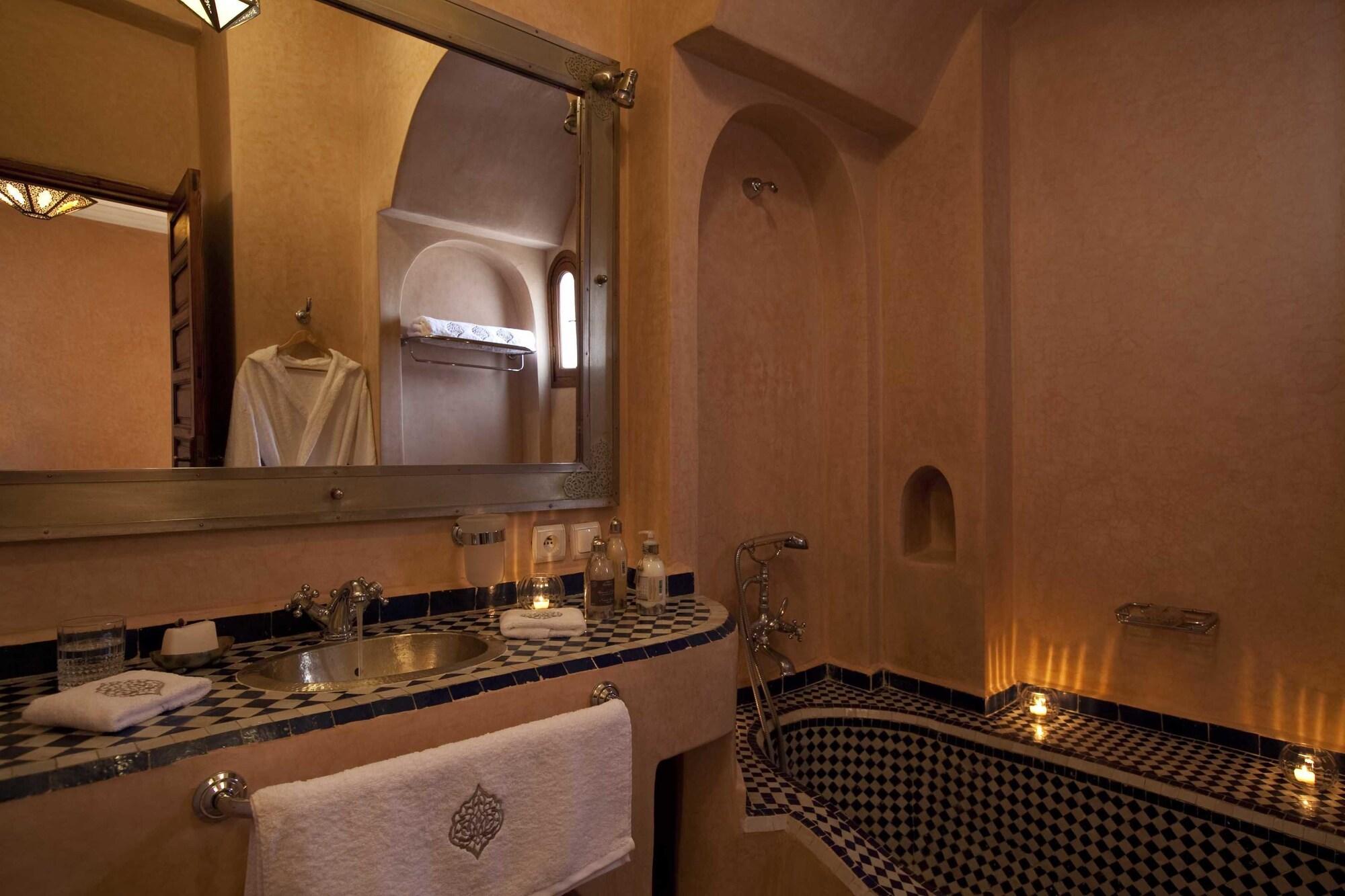 Riad Les Bougainvilliers Marrakesh Exterior photo