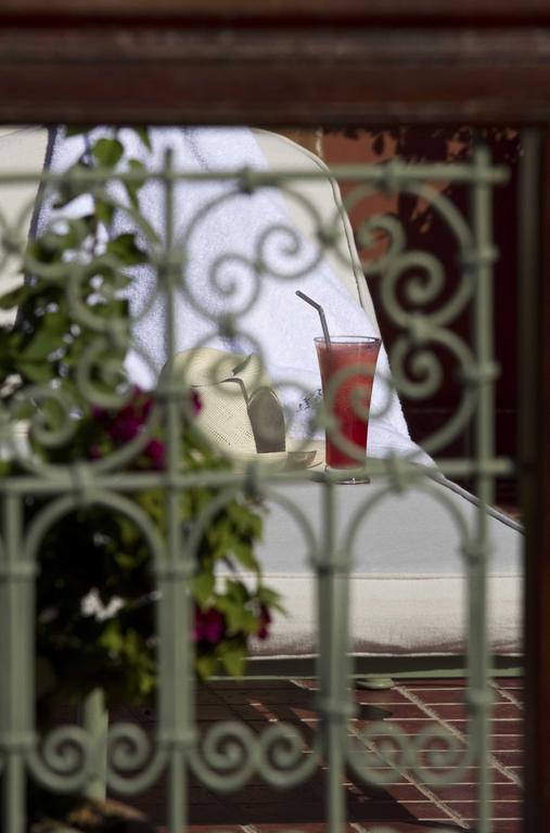 Riad Les Bougainvilliers Marrakesh Exterior photo
